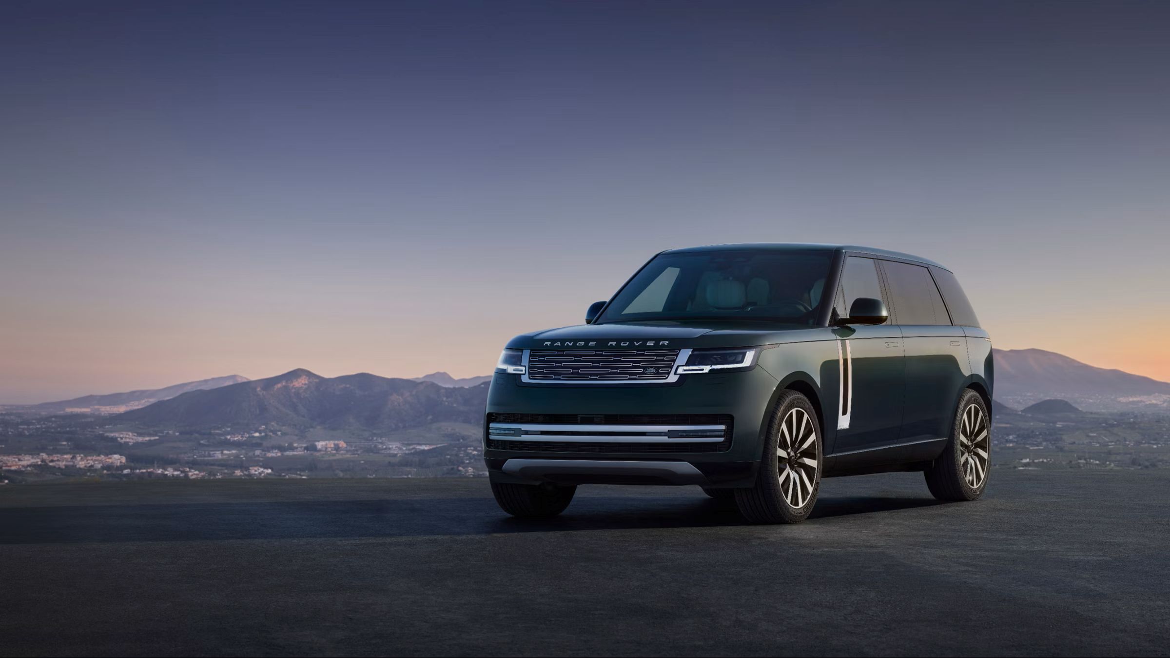 Range Rover Electric, three-quarter front exterior view