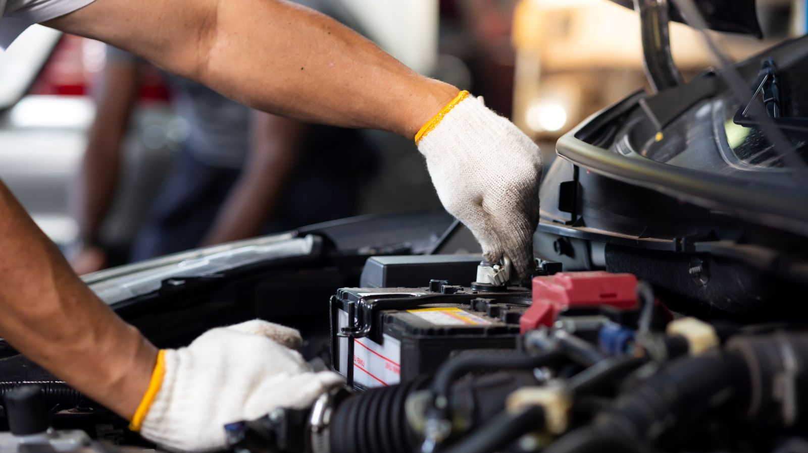 Lincoln battery service and vehicle inspection at Lincoln of Coconut Creek