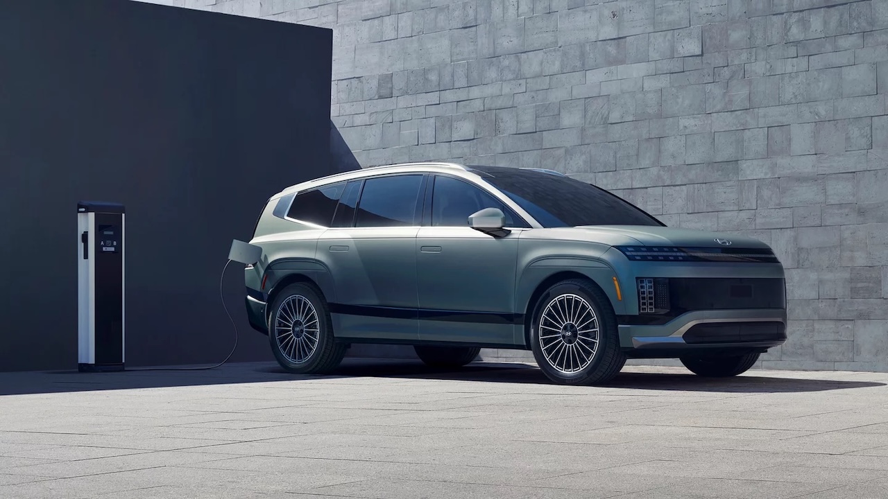 Hyundai IONIQ 9 EV charging and technology