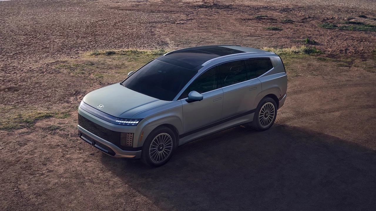 Hyundai IONIQ 9 exterior driving near Pineville NC