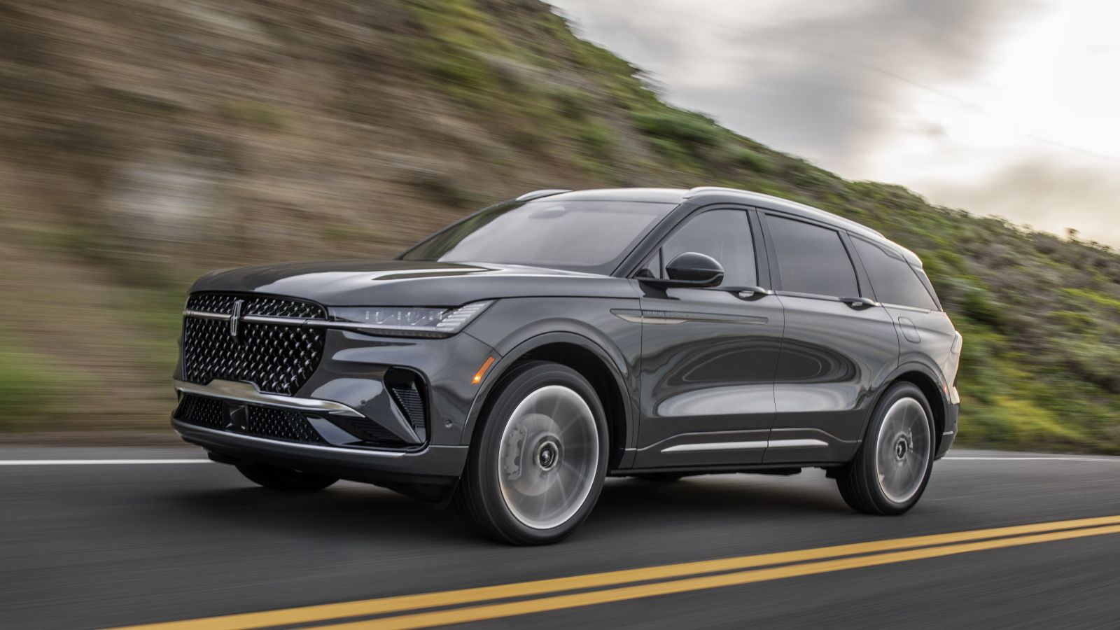 2026 Lincoln Nautilus Hybrid Named Best Luxury Hybrid SUV by U.S. News and World Report