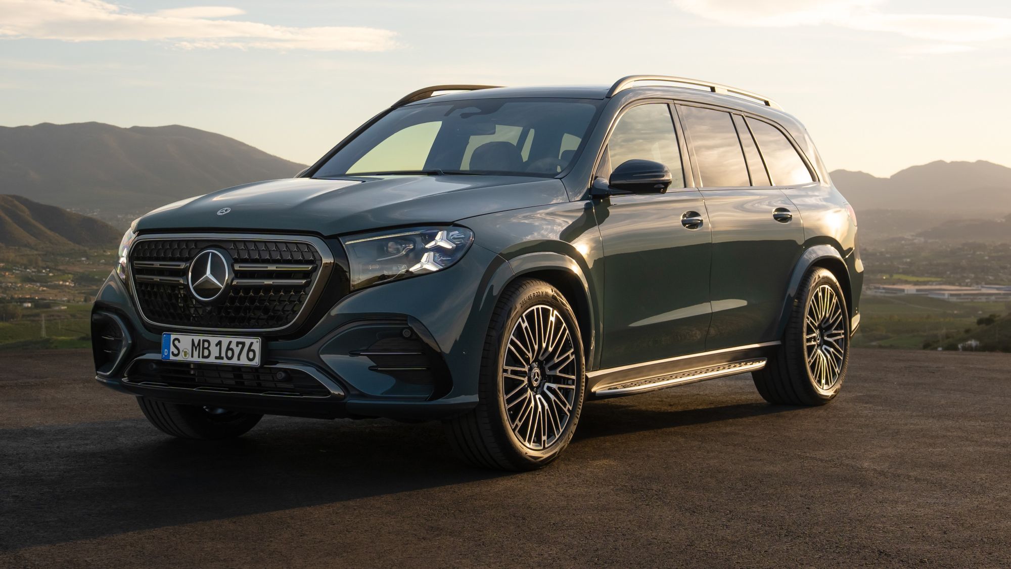 Mercedes-Benz GLS side view